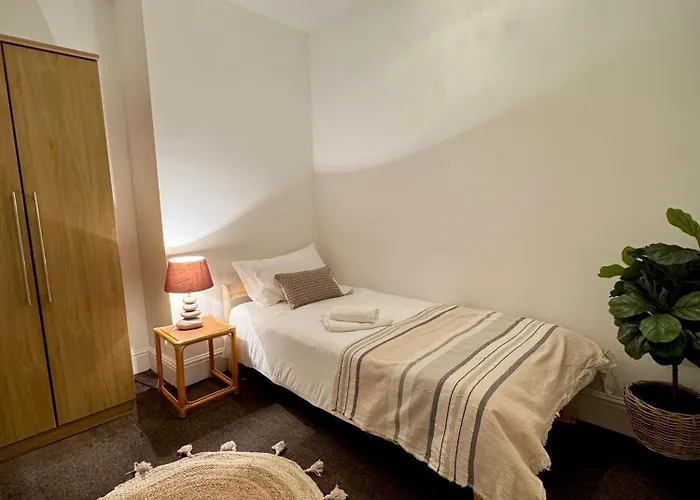 Single Bedroom In Birmingham Near City Center