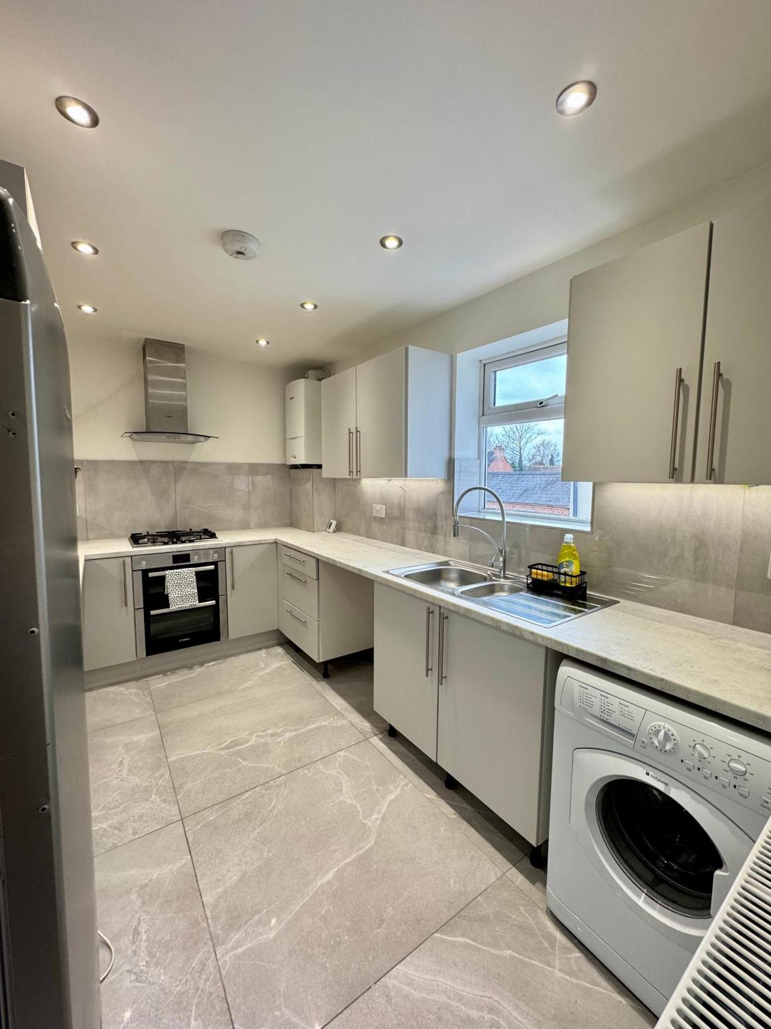 Guest house Single Bedroom In Birmingham Near City Center *